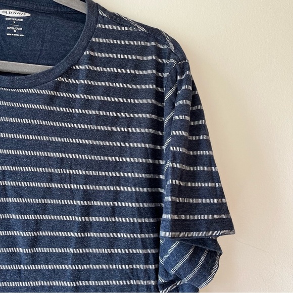 Old Navy Men’s Navy Gray Striped Soft-Washed T-Shirt Large Casual Comfort Tee - Picture 3 of 9